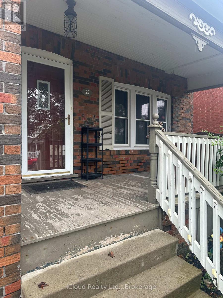 27 Buckingham Avenue, Oshawa, Ontario  L1G 2K4 - Photo 2 - E13773742