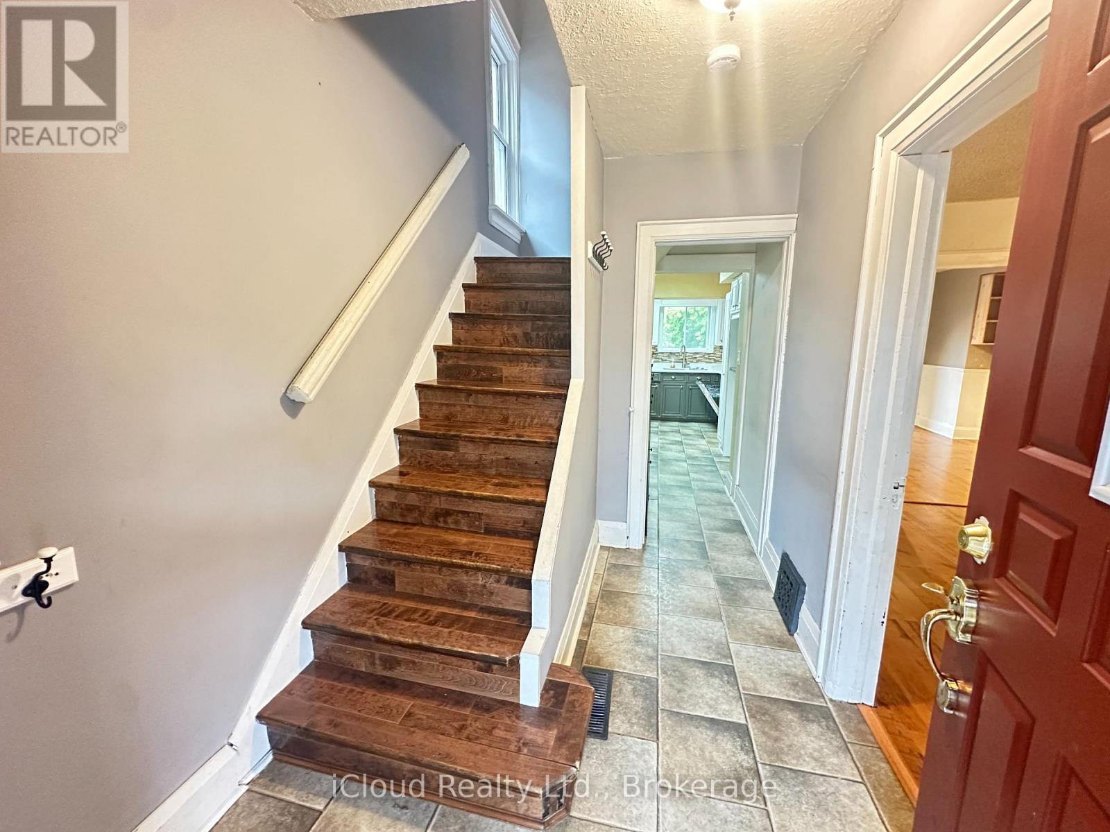 27 Buckingham Avenue, Oshawa, Ontario  L1G 2K4 - Photo 7 - E13773742