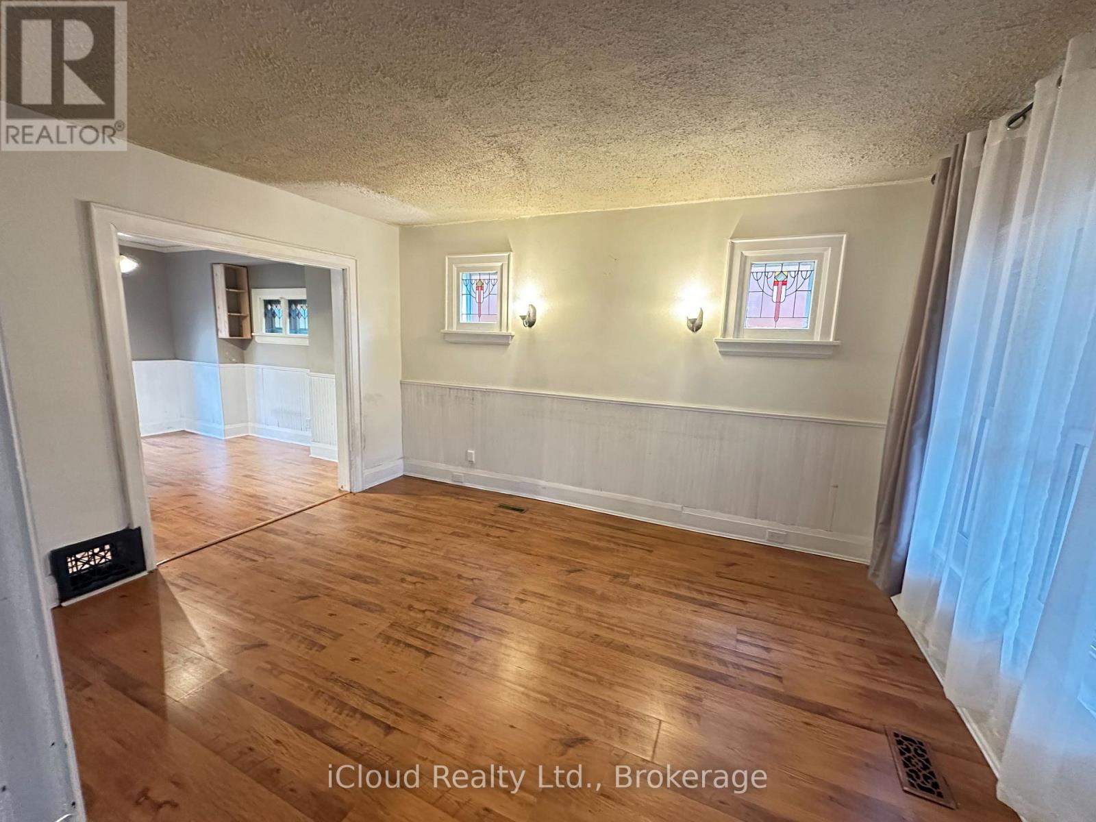 27 Buckingham Avenue, Oshawa, Ontario  L1G 2K4 - Photo 8 - E13773742