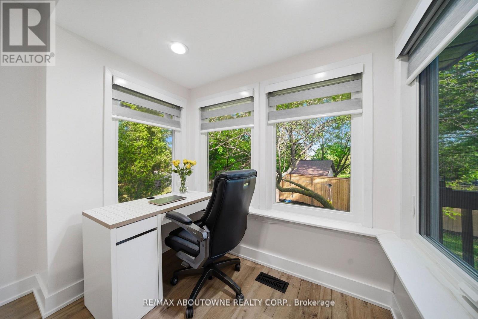 2066 Rebecca Street, Oakville, Ontario  L6L 2A2 - Photo 21 - W13773634