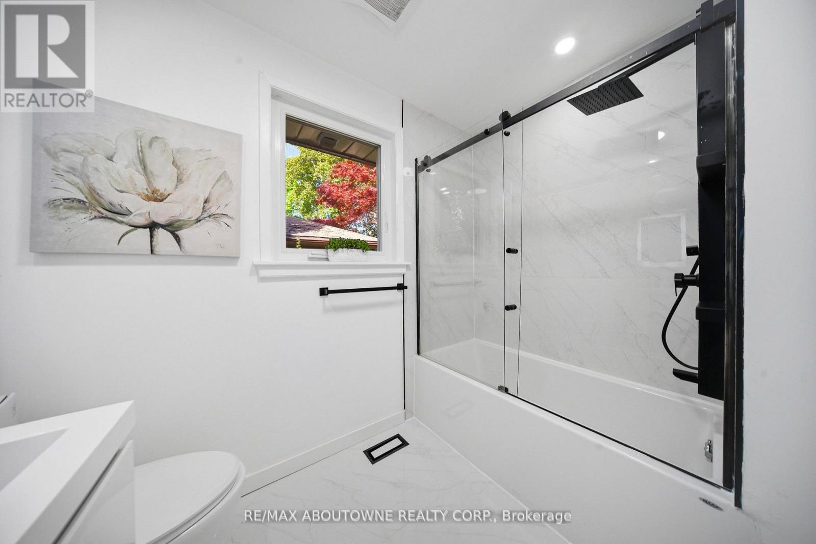 2066 Rebecca Street, Oakville, Ontario  L6L 2A2 - Photo 25 - W13773634