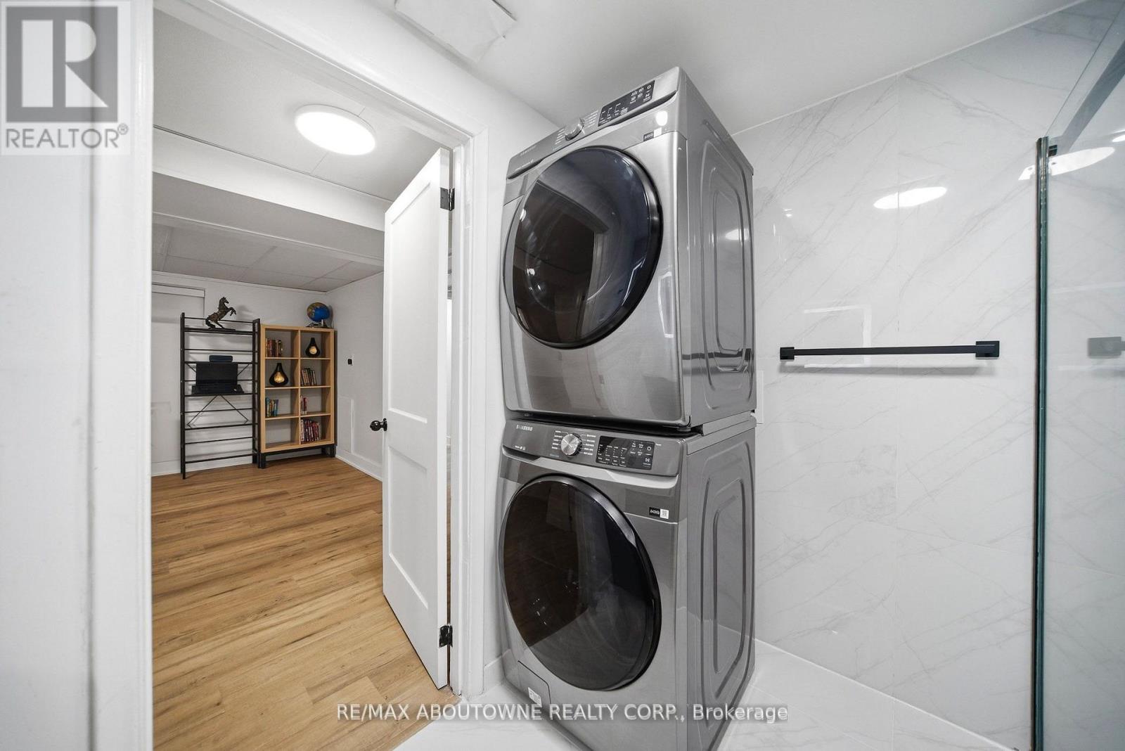2066 Rebecca Street, Oakville, Ontario  L6L 2A2 - Photo 32 - W13773634