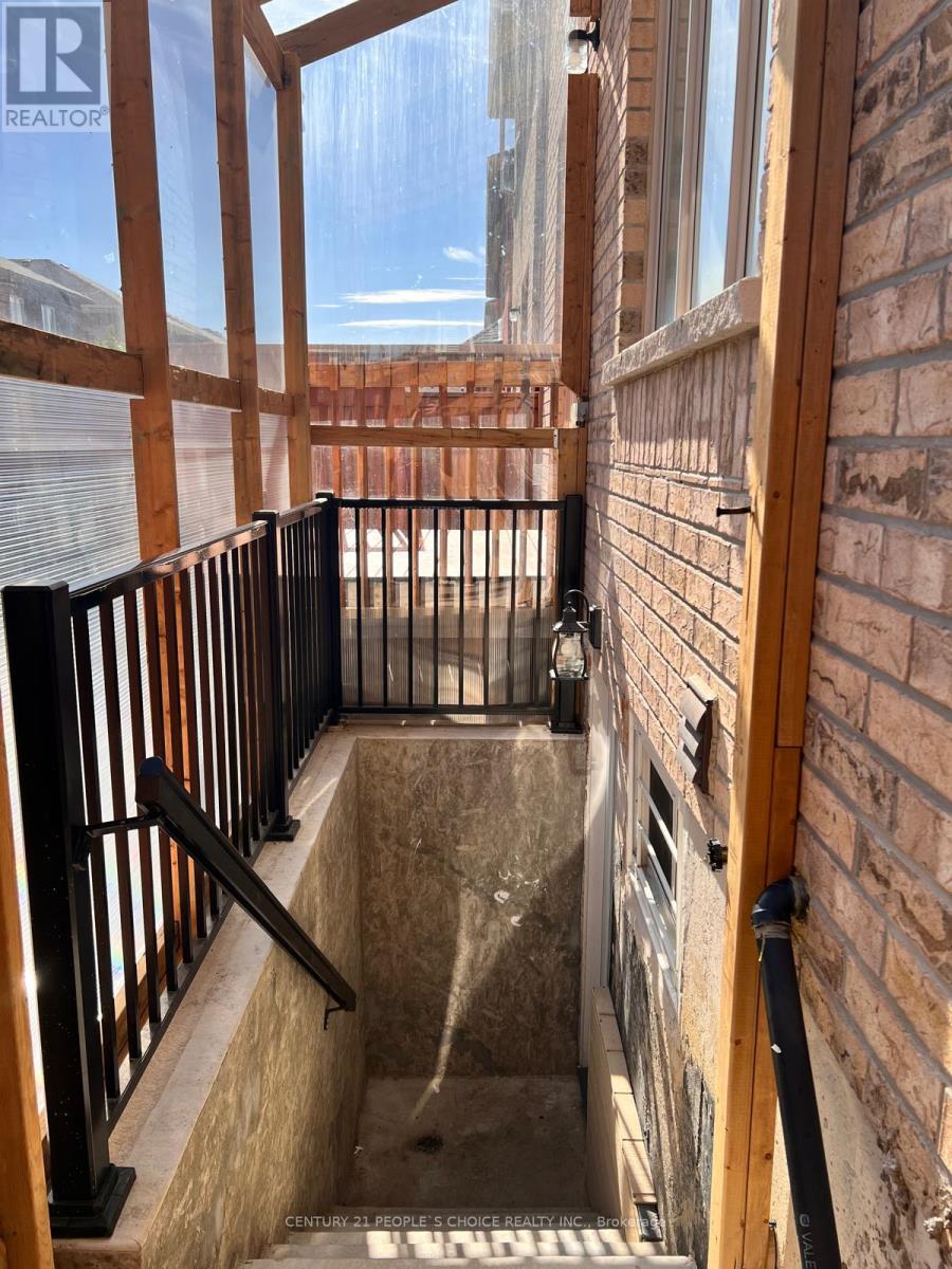 1521 CHRETIEN STREET