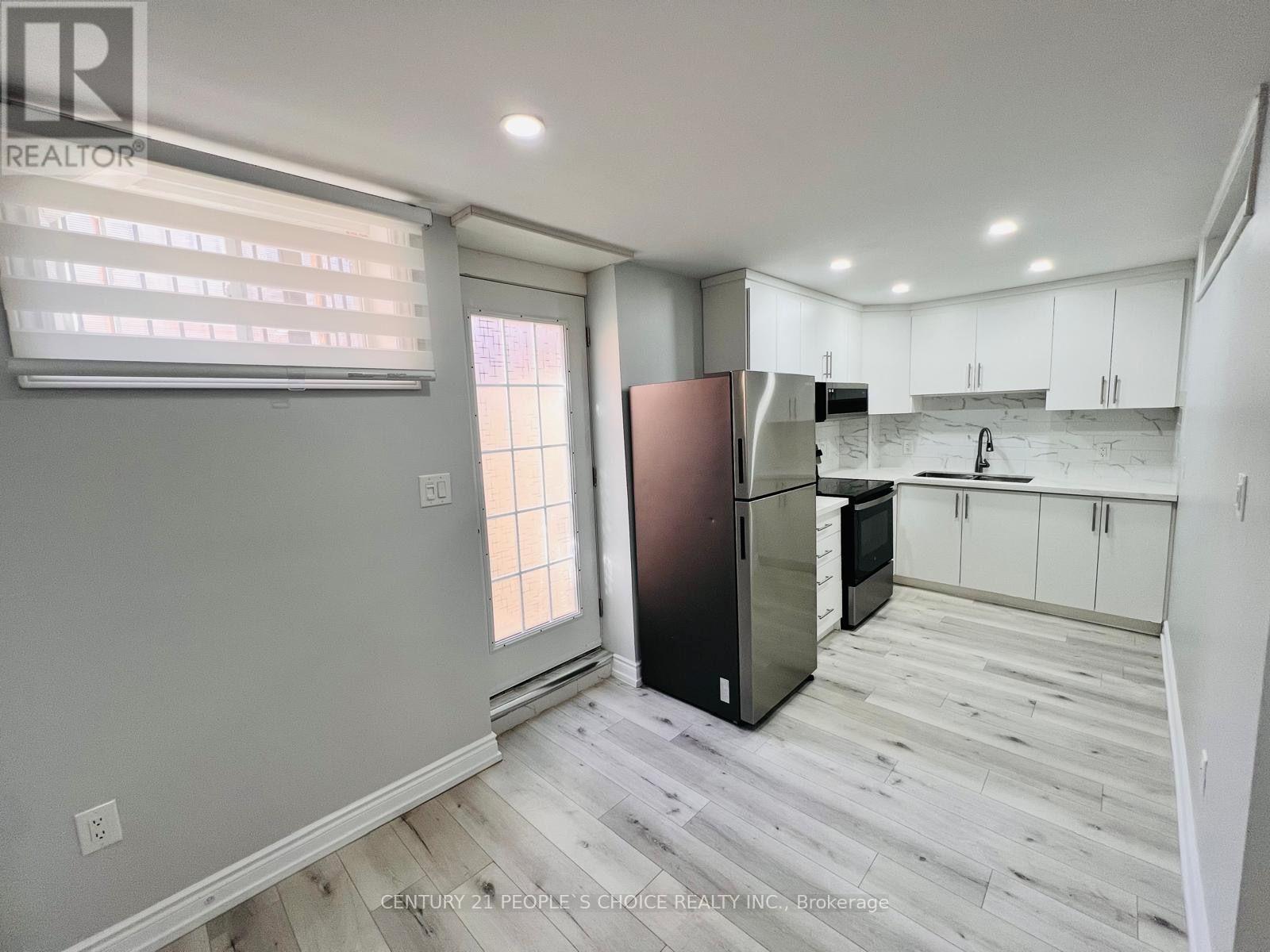 1521 Chretien Street, Milton, Ontario  L9E 1H2 - Photo 2 - W13773670