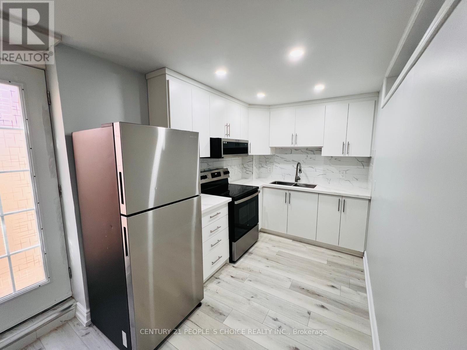 1521 Chretien Street, Milton, Ontario  L9E 1H2 - Photo 3 - W13773670