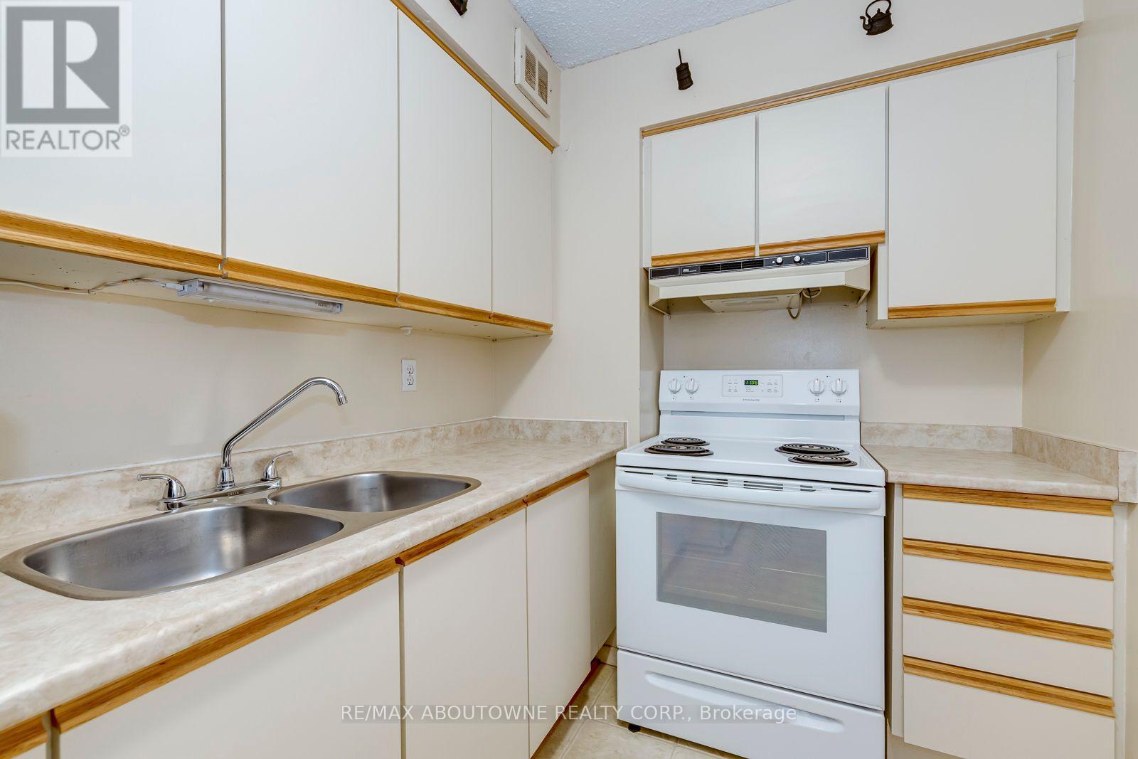 906 - 212 Kerr Street, Oakville, Ontario  L6K 3B1 - Photo 31 - W13773690