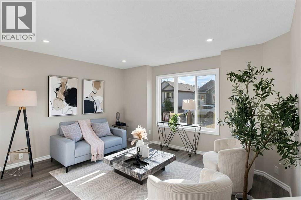 1095 Bridlemeadows Manor Sw, Calgary, Alberta  T2Y 4L1 - Photo 9 - A2342873