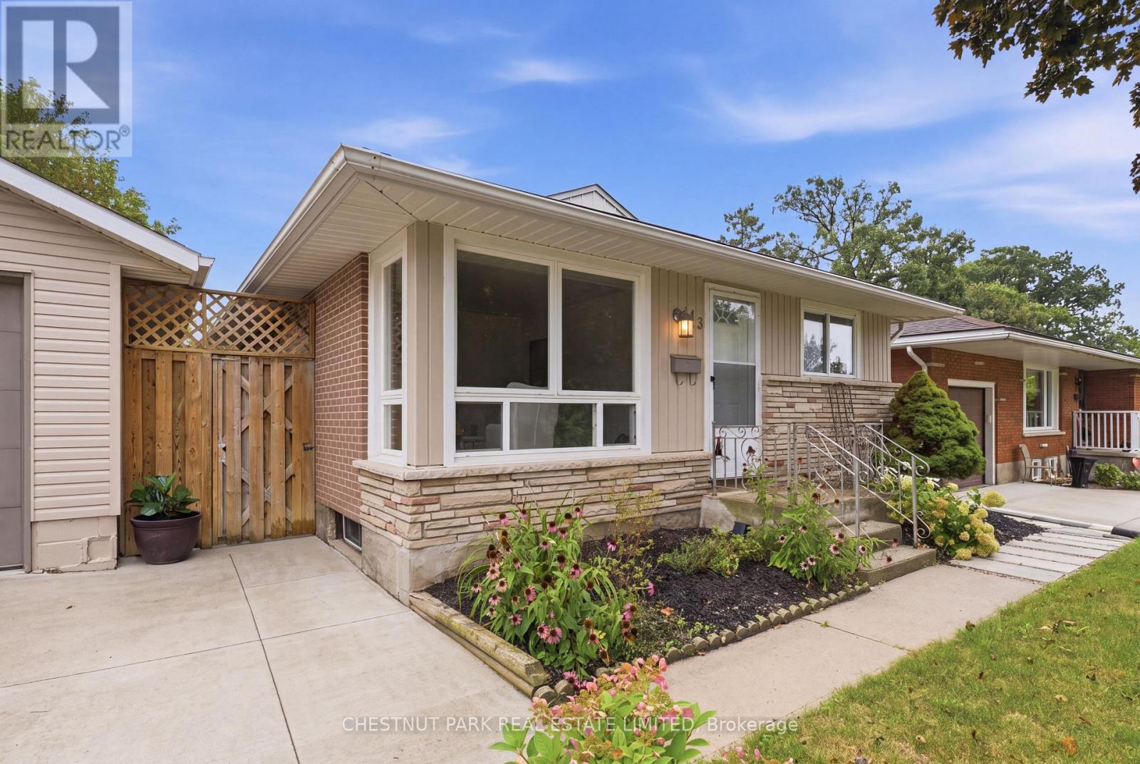 43 Alison Avenue, Cambridge, Ontario  N1R 1M8 - Photo 2 - X13773648