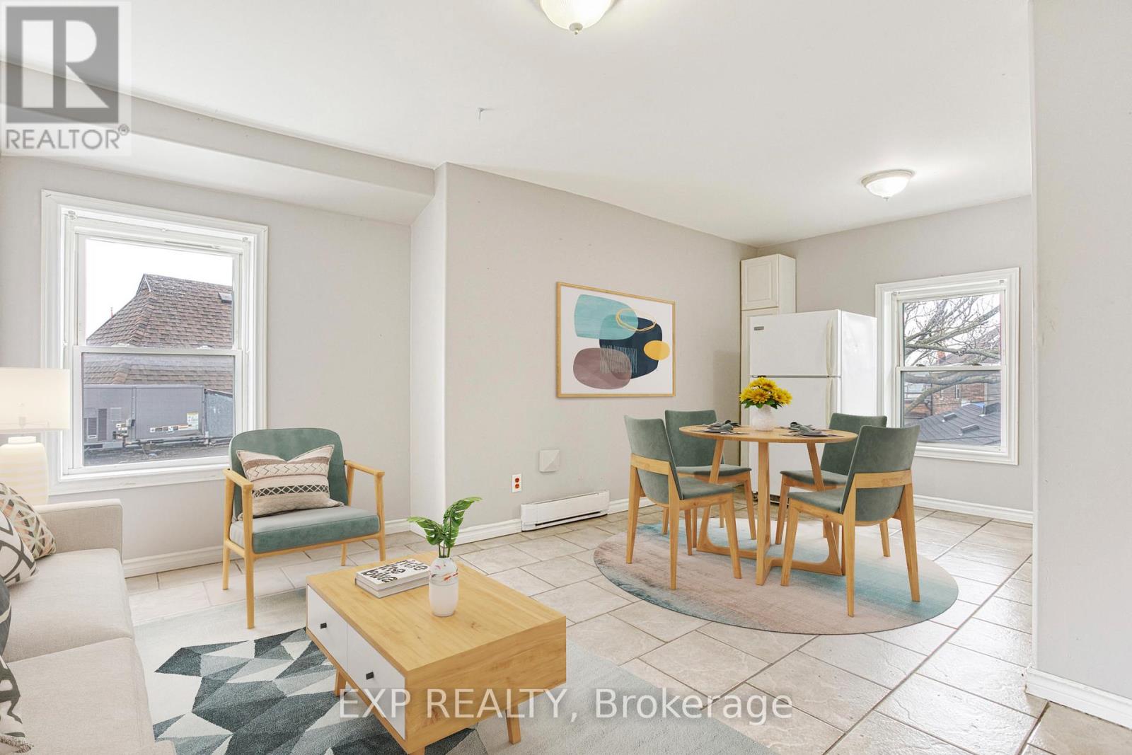 Upper - 206 Church Street, St. Catharines, Ontario  L2R 3E9 - Photo 2 - X13773684
