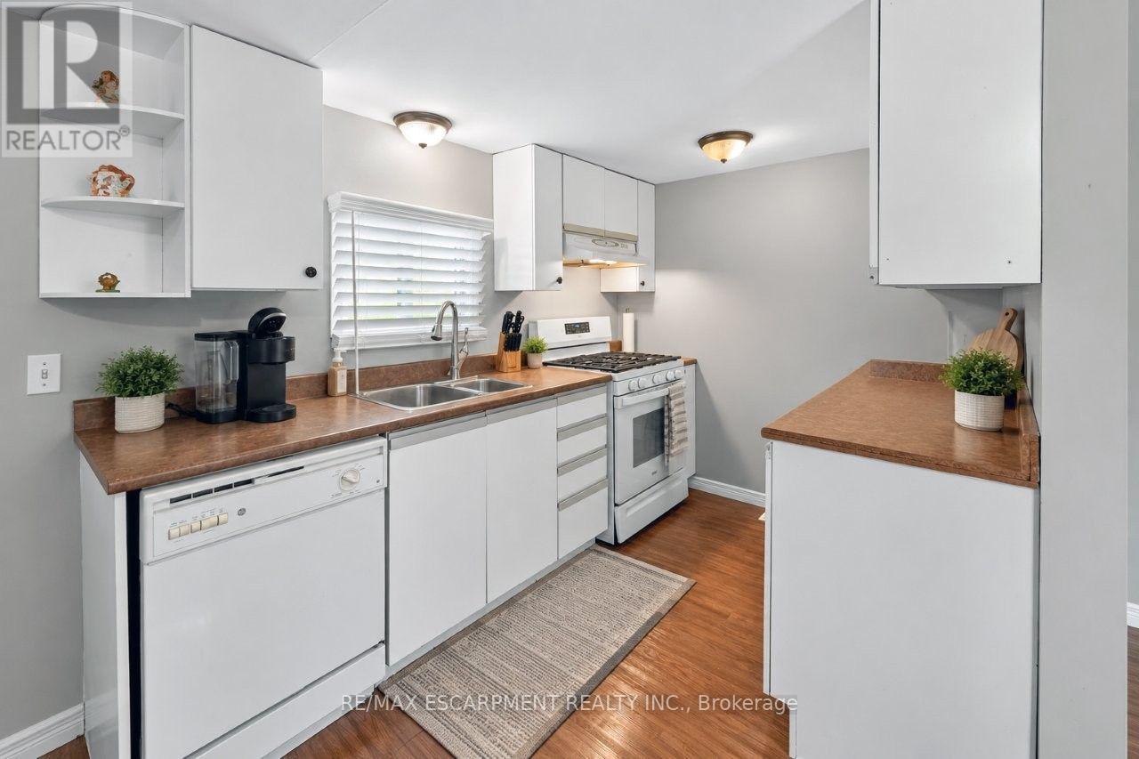 4422 Timothy Lane, Lincoln, Ontario  L3J 0W1 - Photo 4 - X13773692