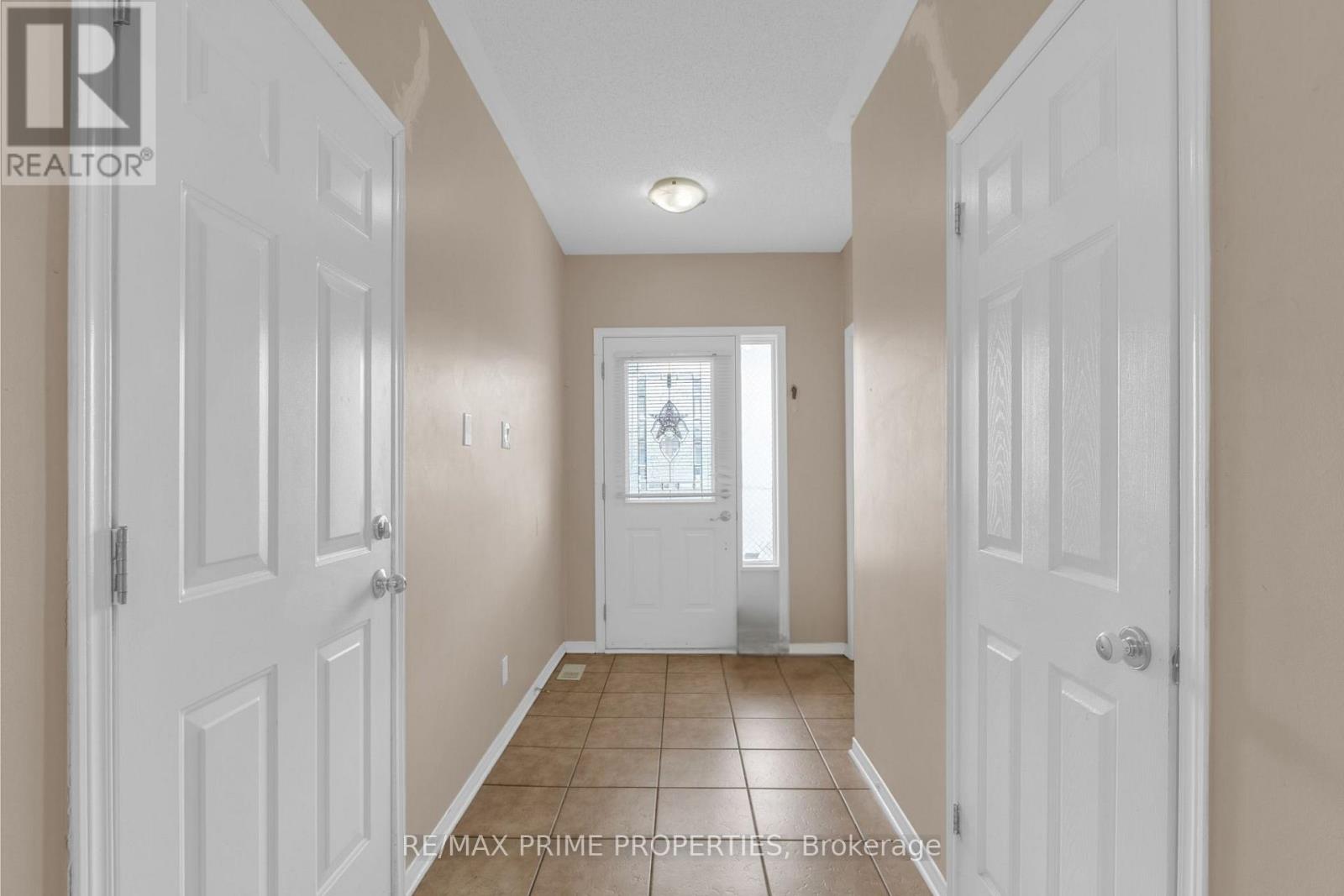 33 Inverkip Avenue, Ottawa, Ontario  K1T 4B7 - Photo 4 - X13773772
