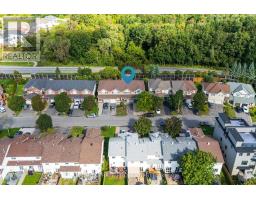33 INVERKIP AVENUE, Ottawa, Ontario