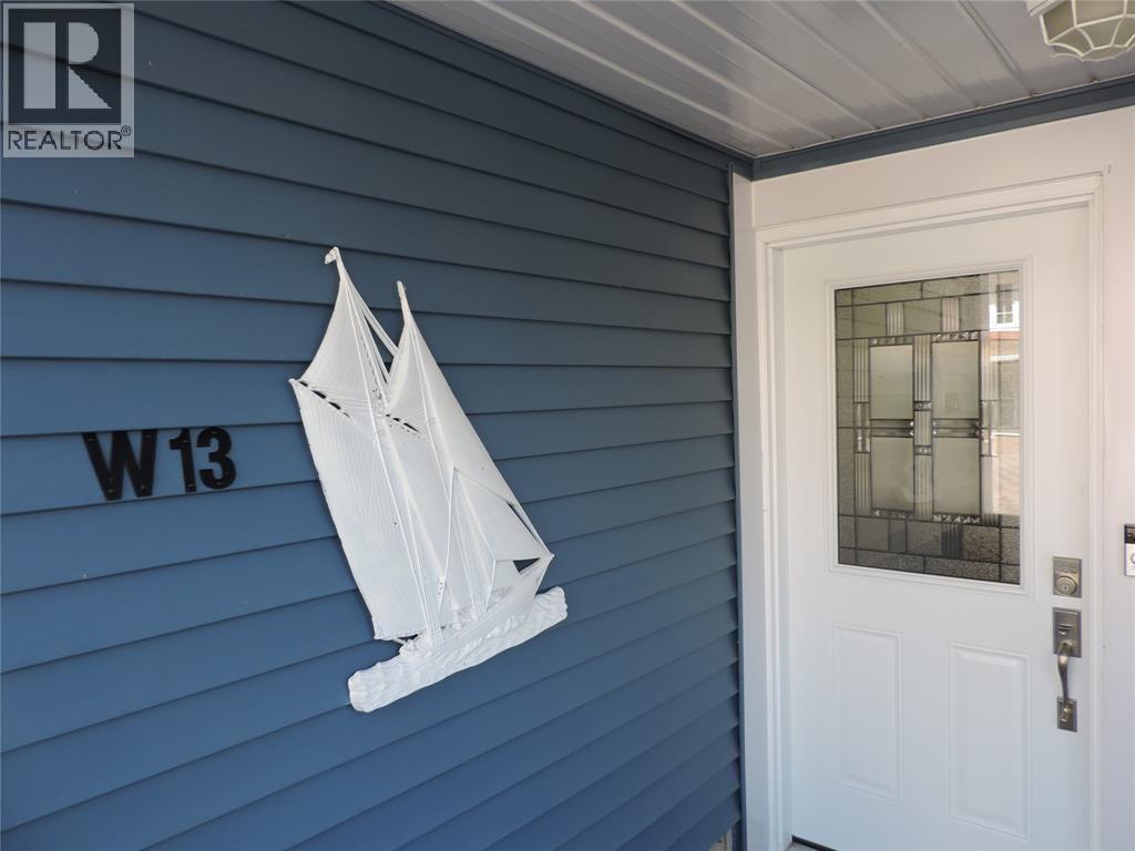 1500 VENETIAN BOULEVARD Unit# W-13 Point Edward Ontario Canada N7T7W4 2