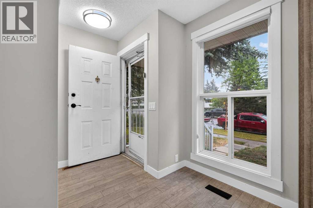 6415 Rundlehorn Drive NE, Calgary, Alberta  T1Y 2B7 - Photo 2 - A2343512