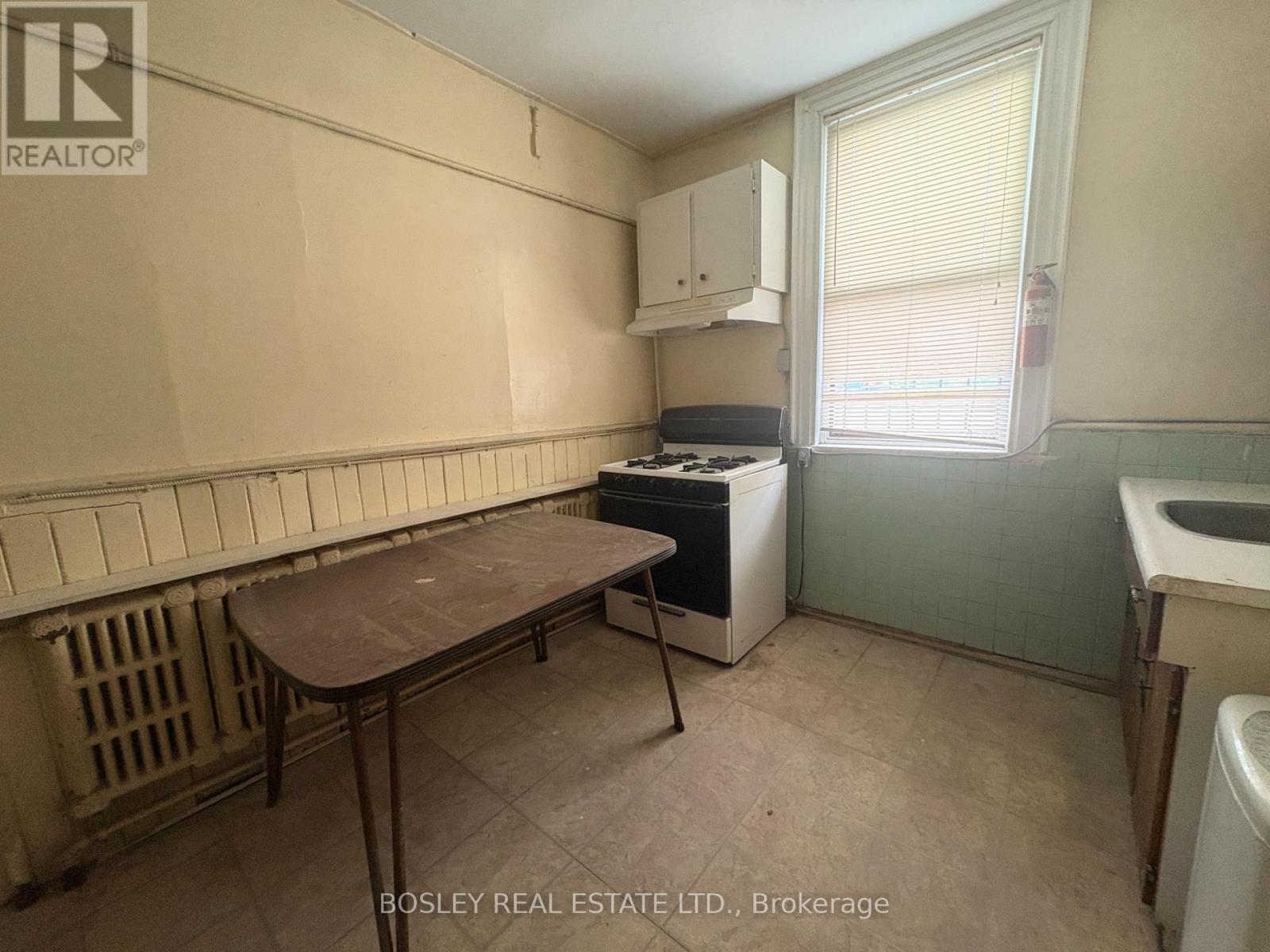 Main - 14 D'arcy Street, Toronto, Ontario  M5T 1J7 - Photo 10 - C13773844
