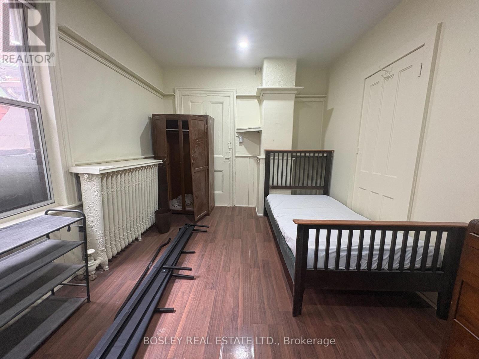 Main - 14 D'arcy Street, Toronto, Ontario  M5T 1J7 - Photo 3 - C13773844