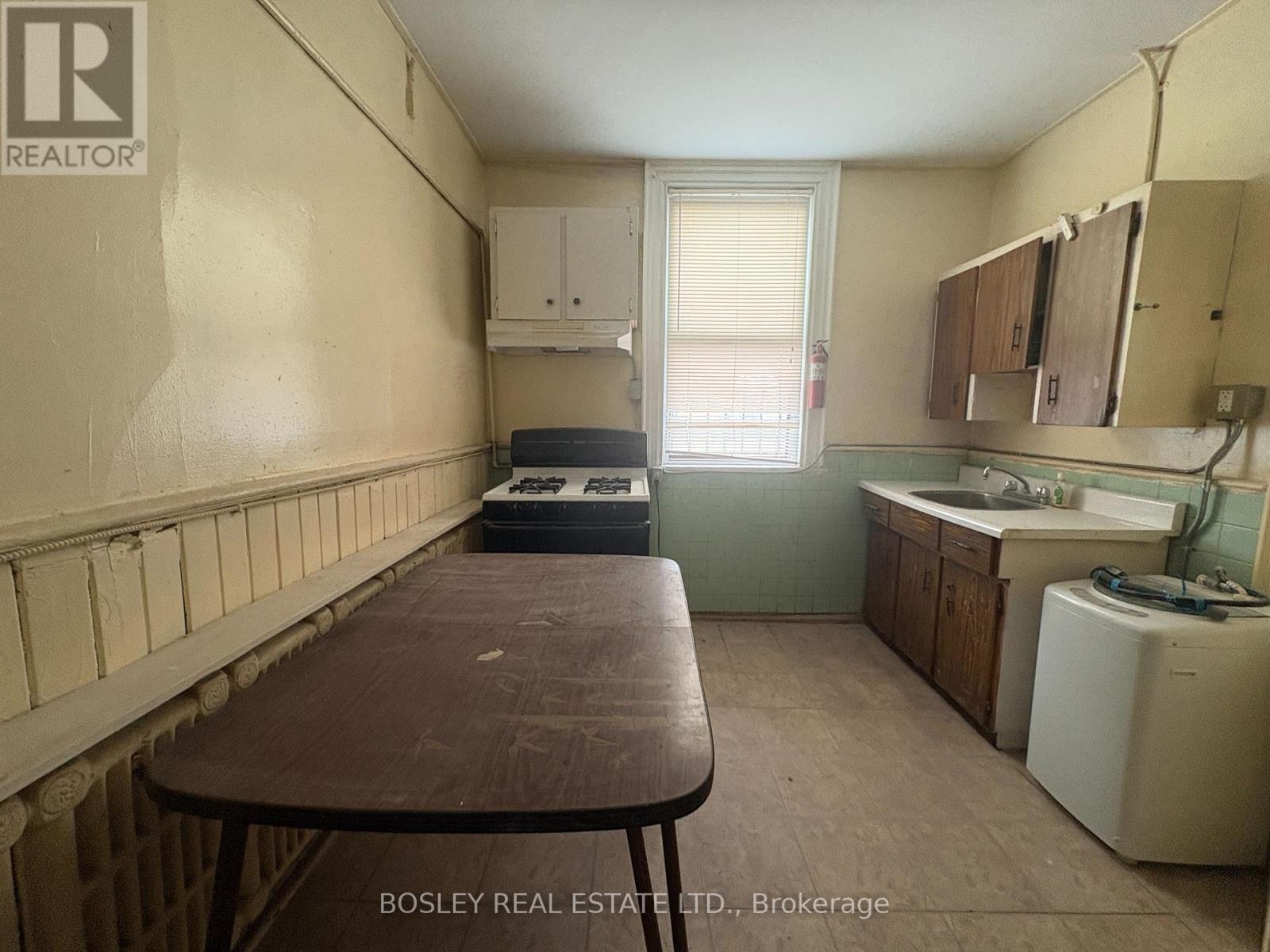 Main - 14 D'arcy Street, Toronto, Ontario  M5T 1J7 - Photo 7 - C13773844