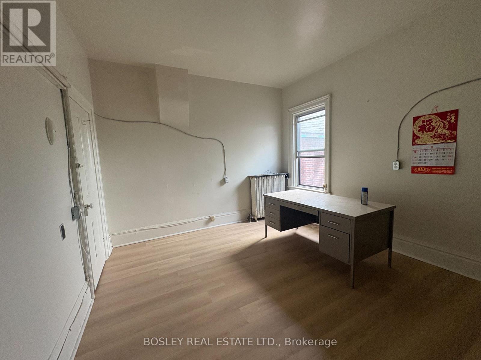 Upper - 14 D'arcy Street, Toronto, Ontario  M5T 1J7 - Photo 10 - C13774050