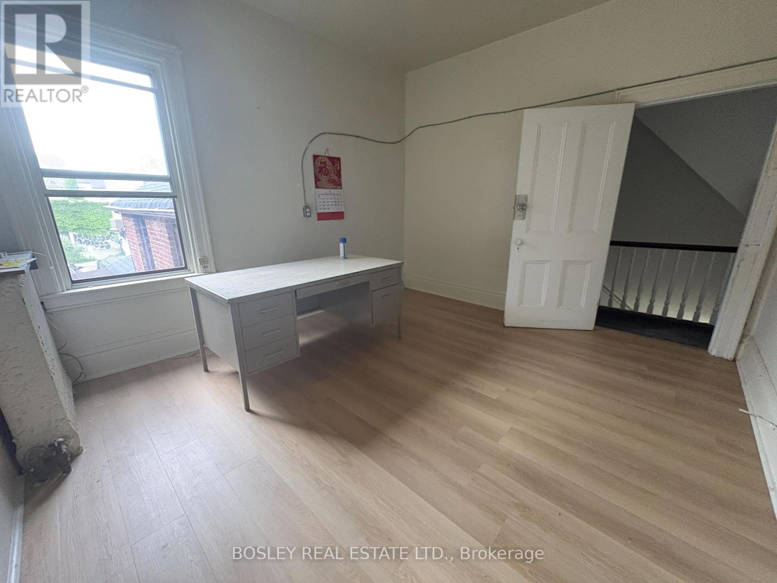 Upper - 14 D'arcy Street, Toronto, Ontario  M5T 1J7 - Photo 12 - C13774050