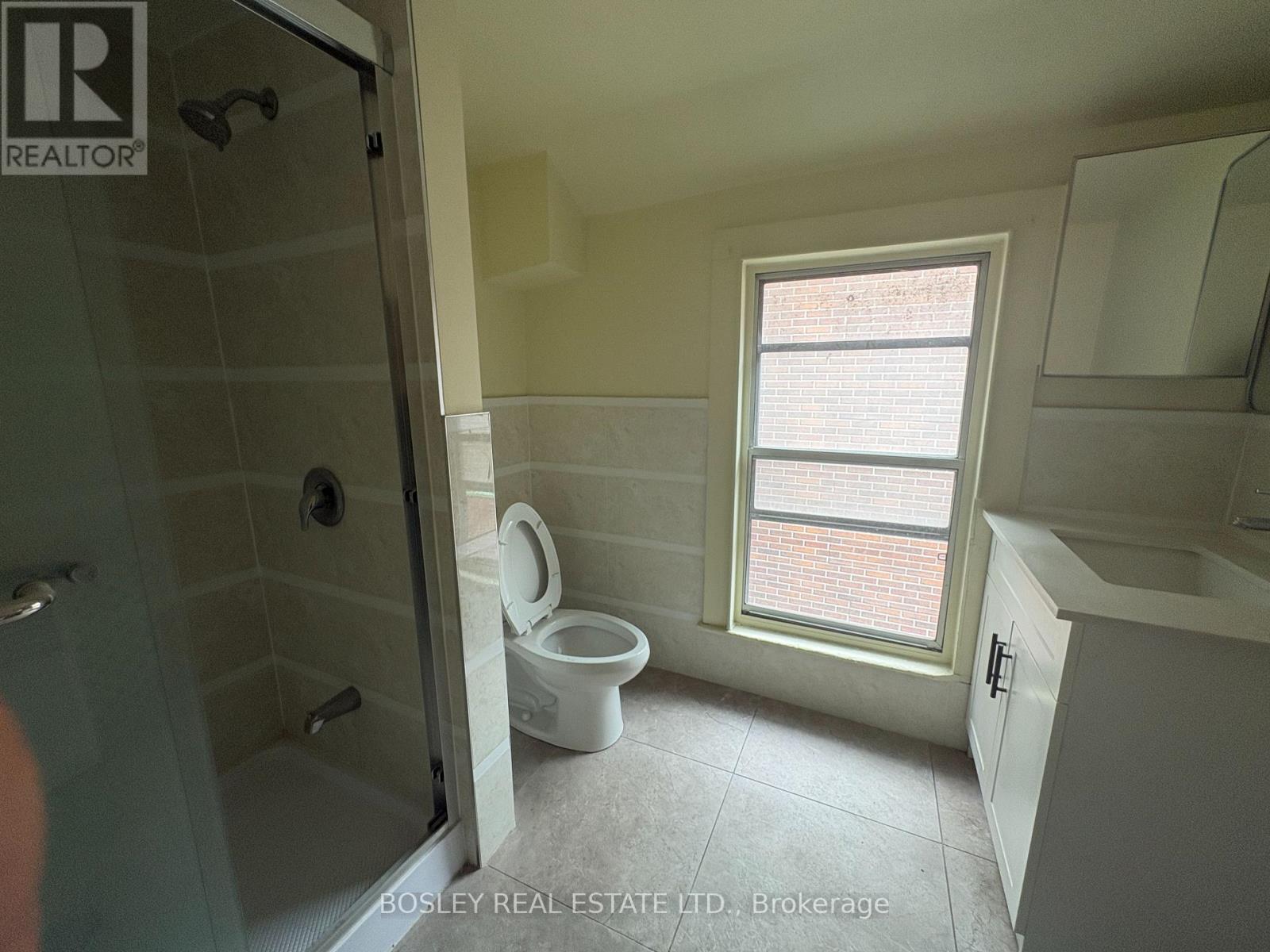 Upper - 14 D'arcy Street, Toronto, Ontario  M5T 1J7 - Photo 13 - C13774050
