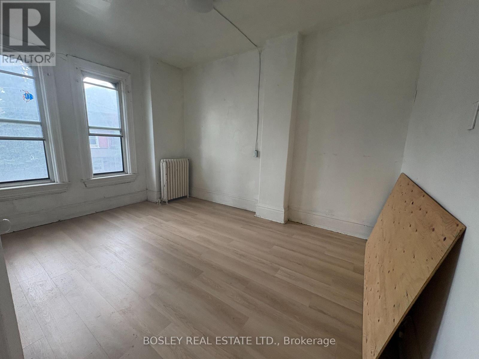 Upper - 14 D'arcy Street, Toronto, Ontario  M5T 1J7 - Photo 5 - C13774050