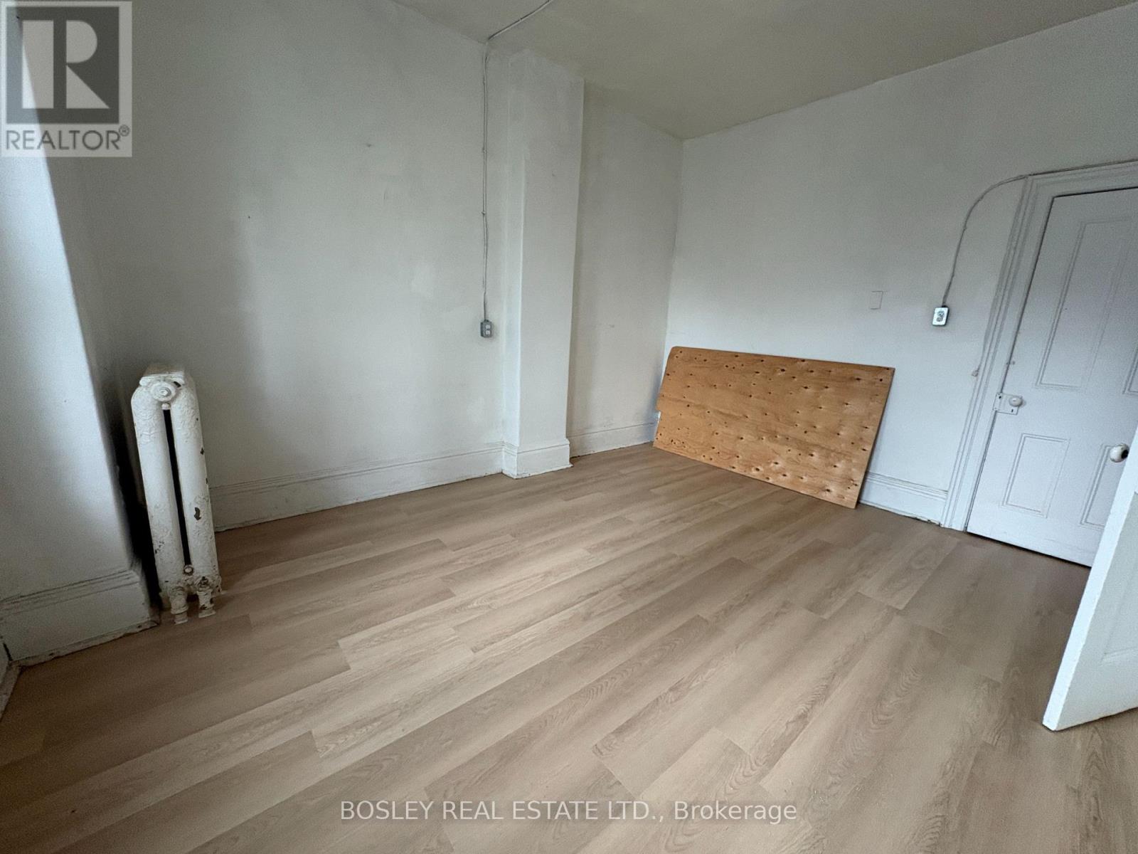 Upper - 14 D'arcy Street, Toronto, Ontario  M5T 1J7 - Photo 8 - C13774050