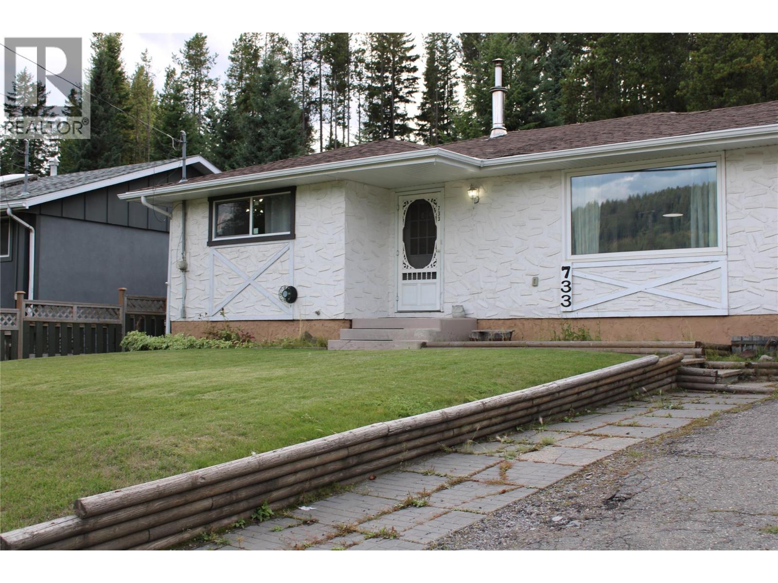 733 Fording Drive, Elkford, British Columbia V0B 1H0 - Photo 1 - 10400549