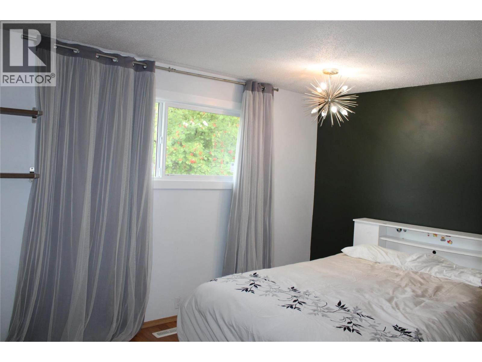 733 Fording Drive, Elkford, British Columbia V0B 1H0 - Photo 16 - 10400549
