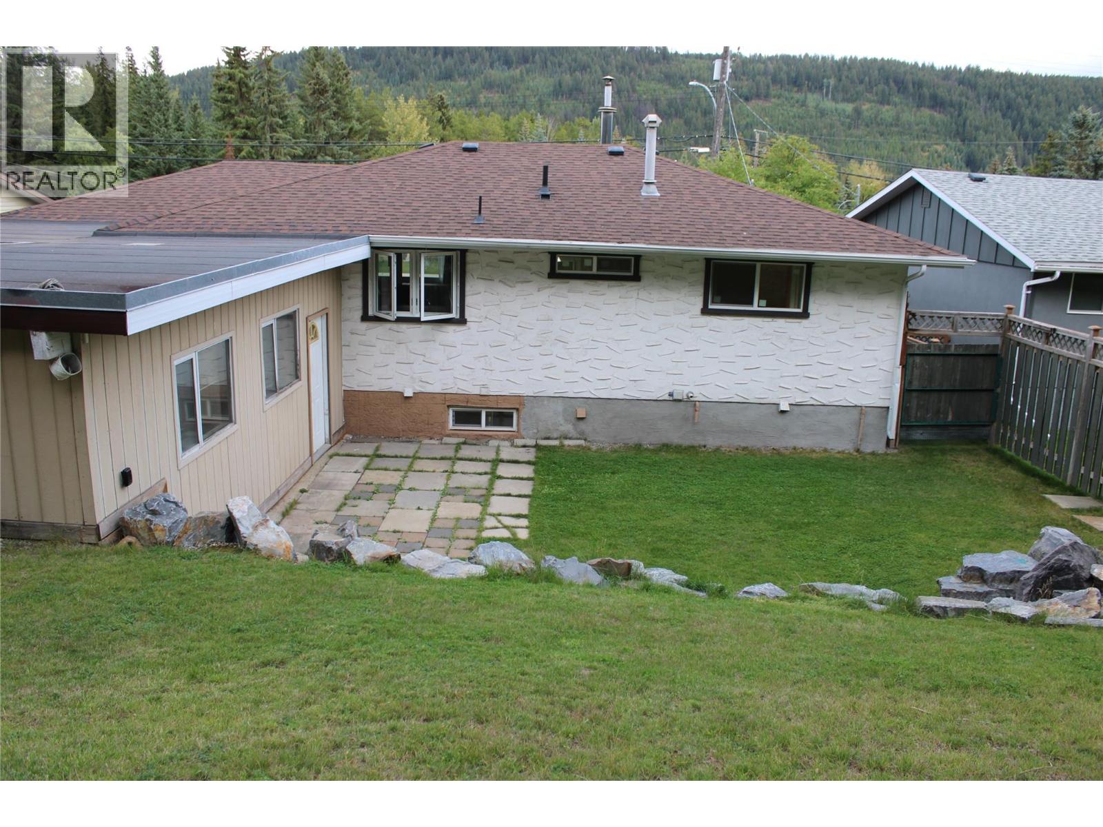 733 Fording Drive, Elkford, British Columbia V0B 1H0 - Photo 20 - 10400549