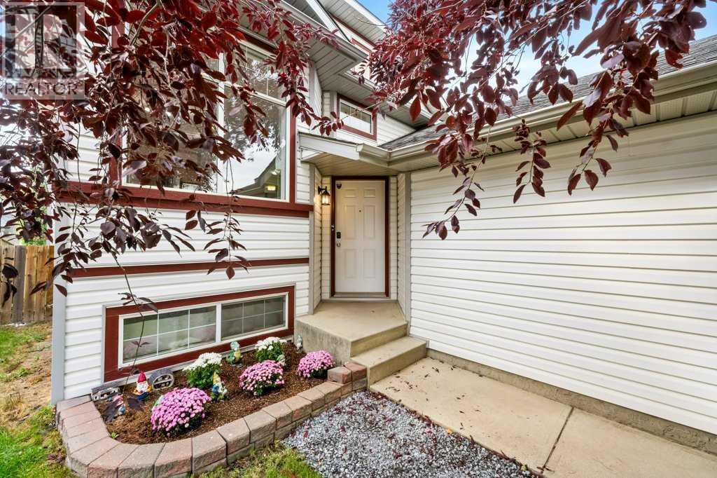 104 Springs Place Se, Airdrie, Alberta  T4A 2C9 - Photo 2 - A2341315