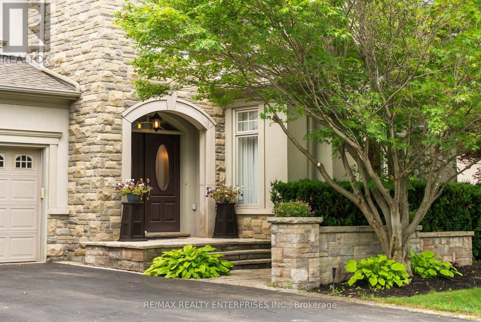 535 CANYON STREET Mississauga (Lorne Park) Ontario Canada L5H4L4 3