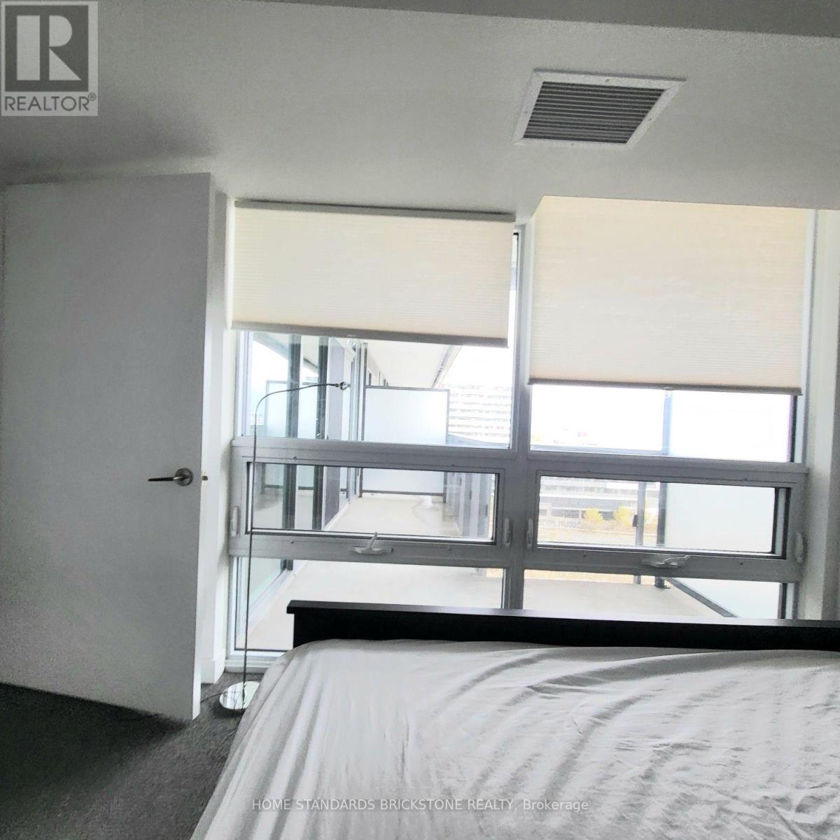 1001 - 160 Flemington Road, Toronto, Ontario  M6A 0A9 - Photo 1 - W13773972
