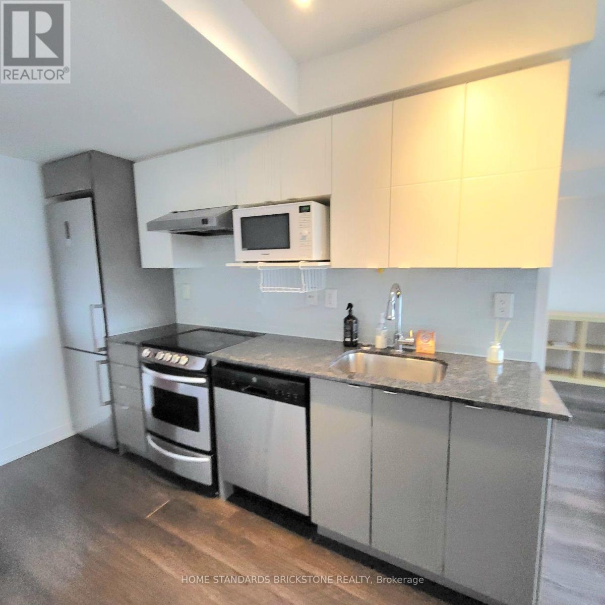 1001 - 160 Flemington Road, Toronto, Ontario  M6A 0A9 - Photo 4 - W13773972