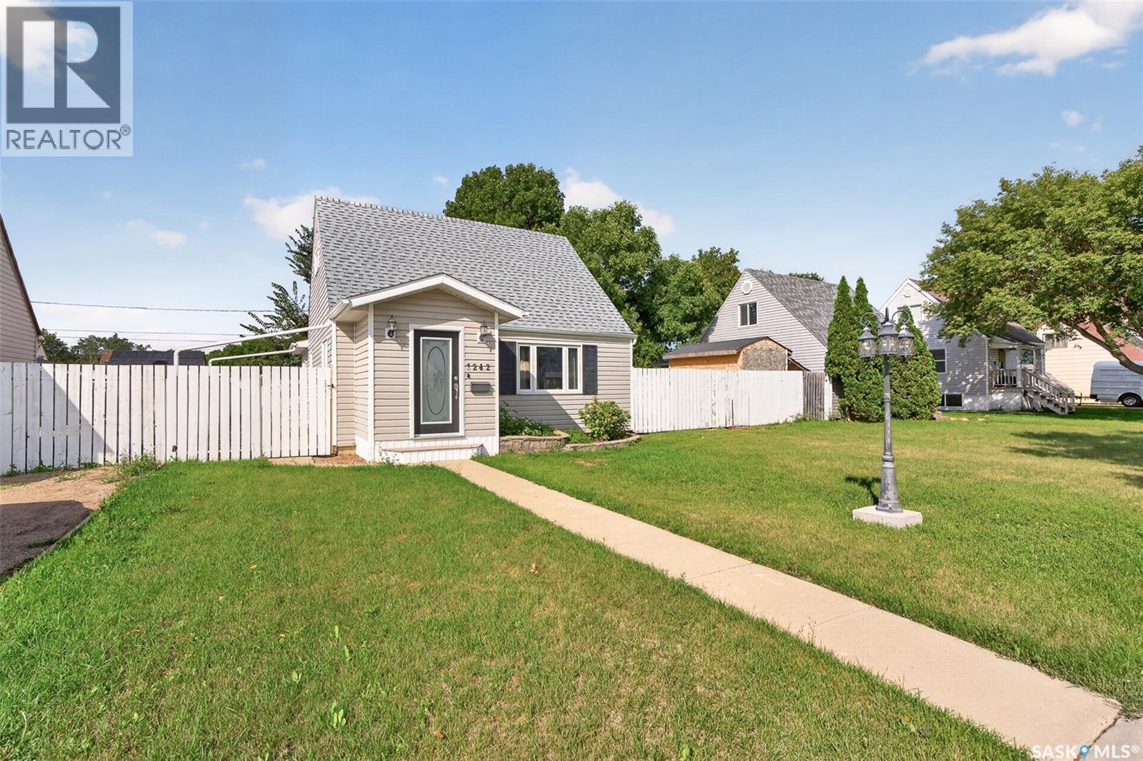 1242 4th Avenue Ne, Moose Jaw, Saskatchewan  S6H 1J4 - Photo 56 - SK048234