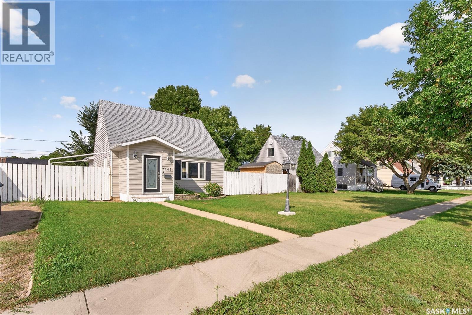 1242 4th Avenue Ne, Moose Jaw, Saskatchewan  S6H 1J4 - Photo 57 - SK048234