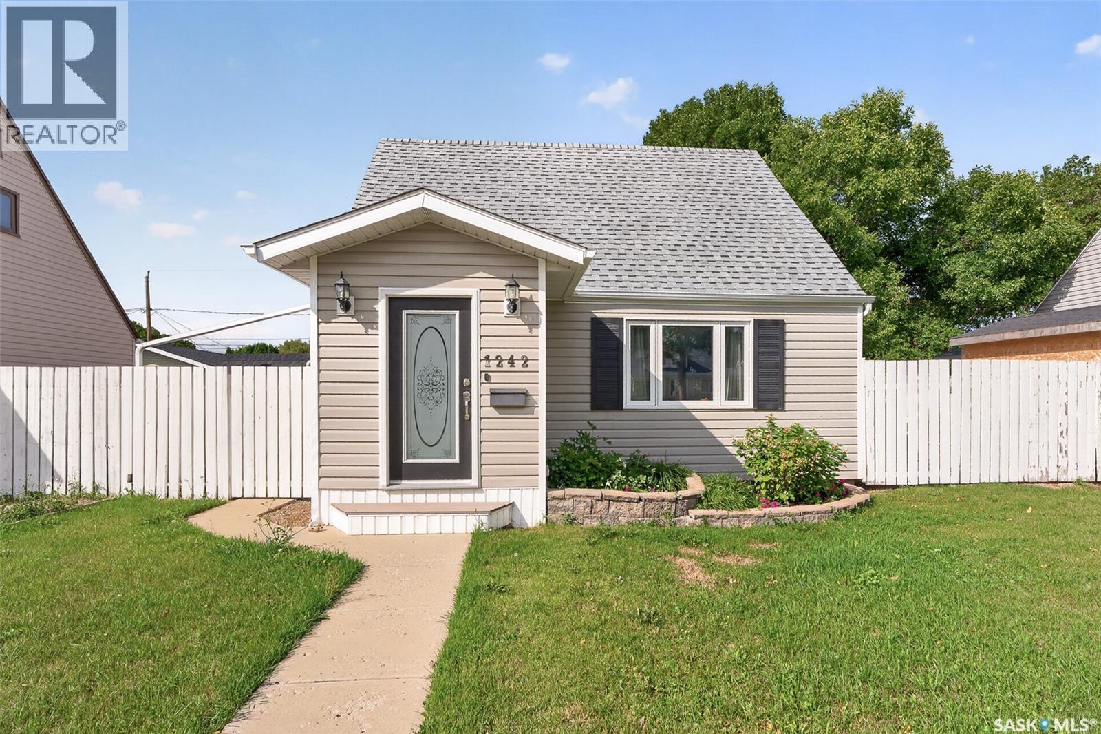 1242 4th Avenue Ne, Moose Jaw, Saskatchewan  S6H 1J4 - Photo 59 - SK048234