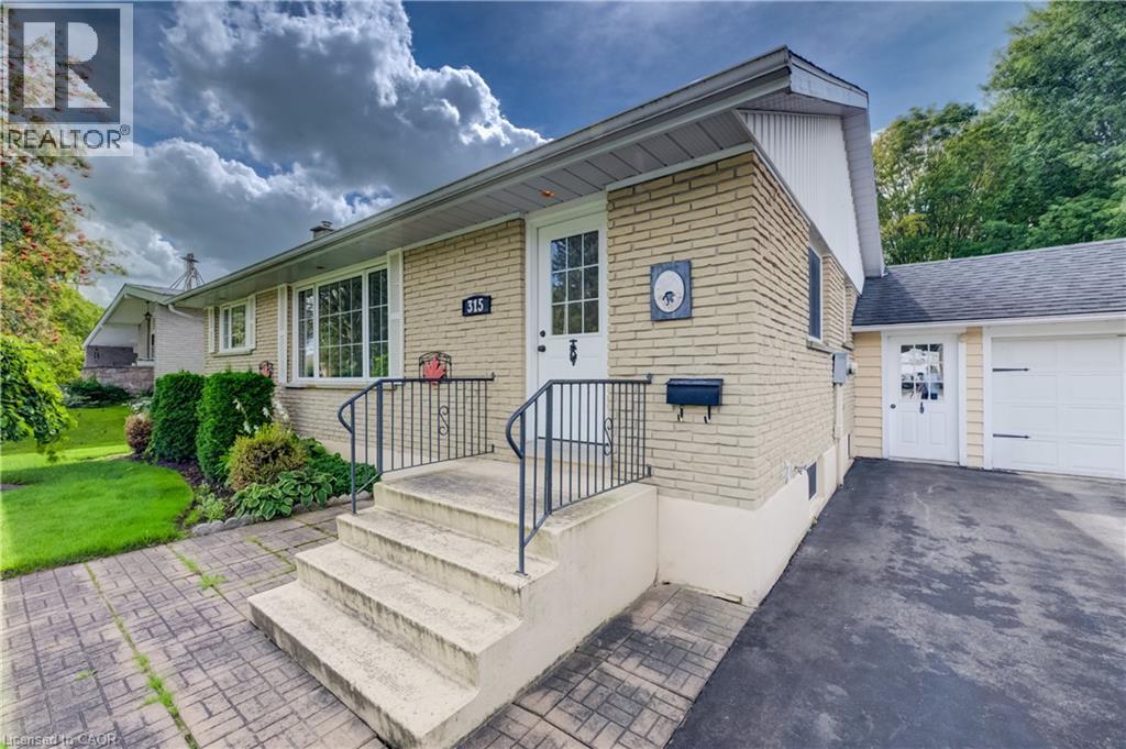 315 Perth Street, Mount Forest, Ontario  N0G 2L1 - Photo 3 - 40854167