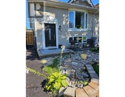 915 WARBURTON CRESCENT, Kingston, Ontario