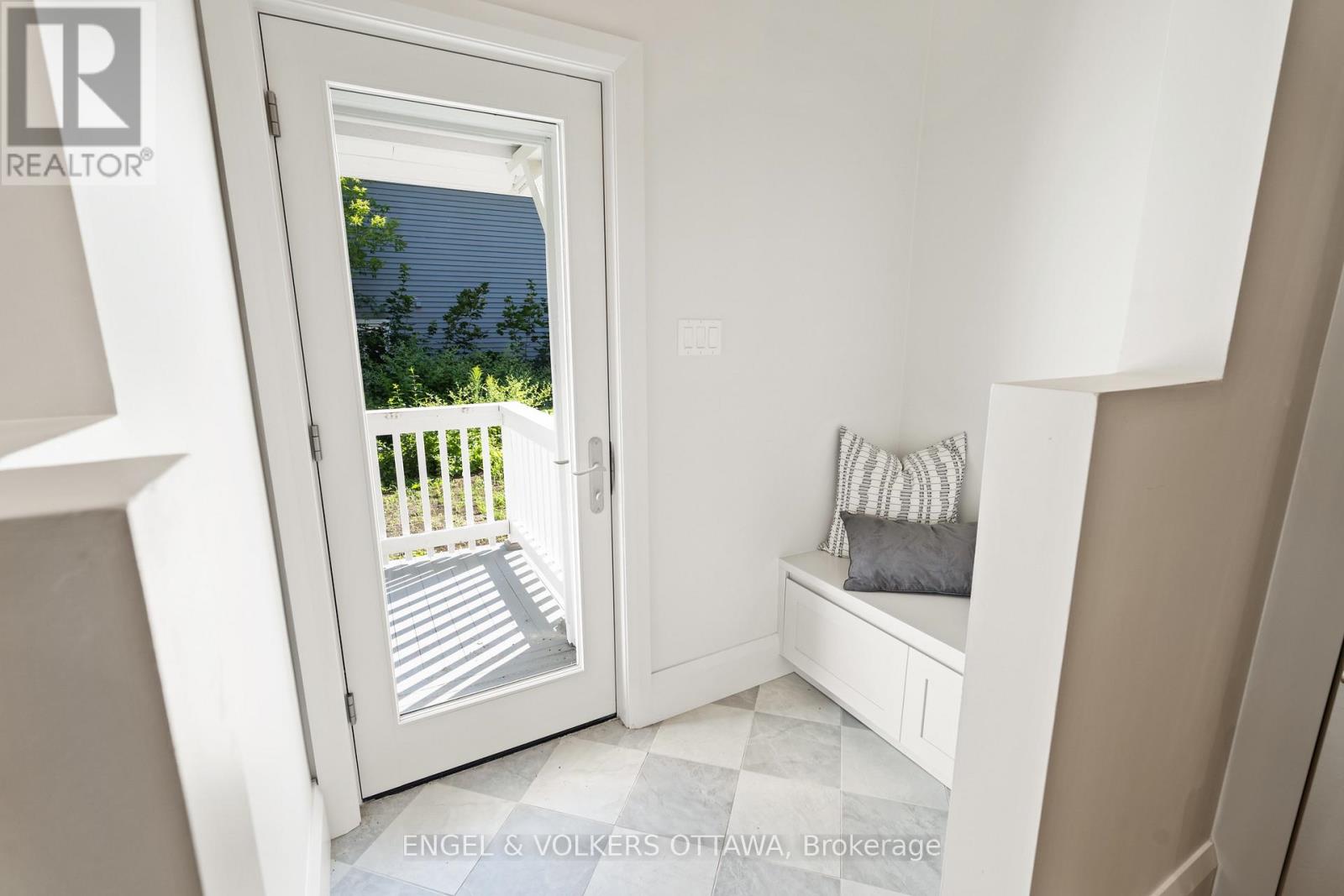 35 Mackay Street, Ottawa, Ontario  K1M 2B2 - Photo 19 - X13774182