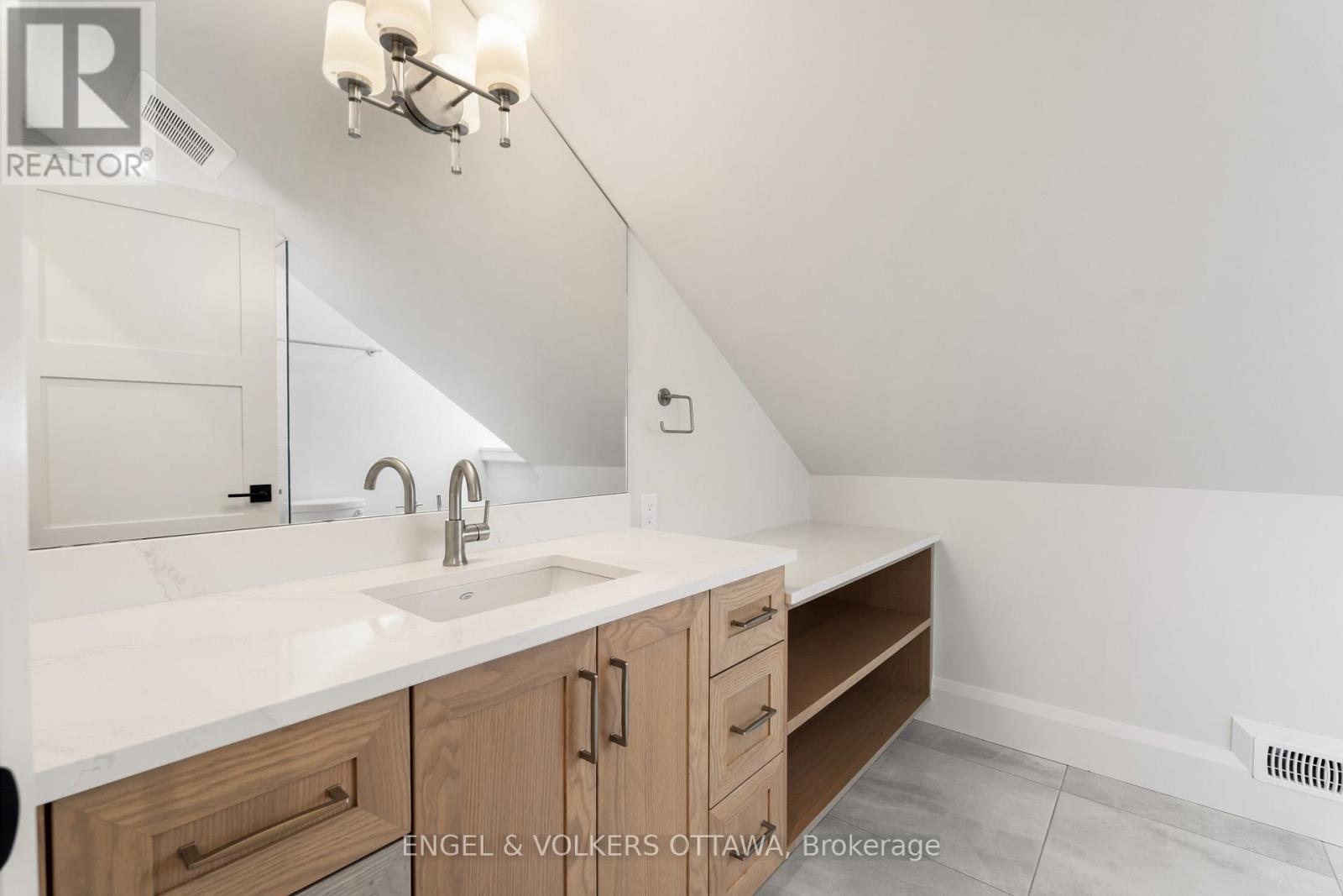 35 Mackay Street, Ottawa, Ontario  K1M 2B2 - Photo 30 - X13774182