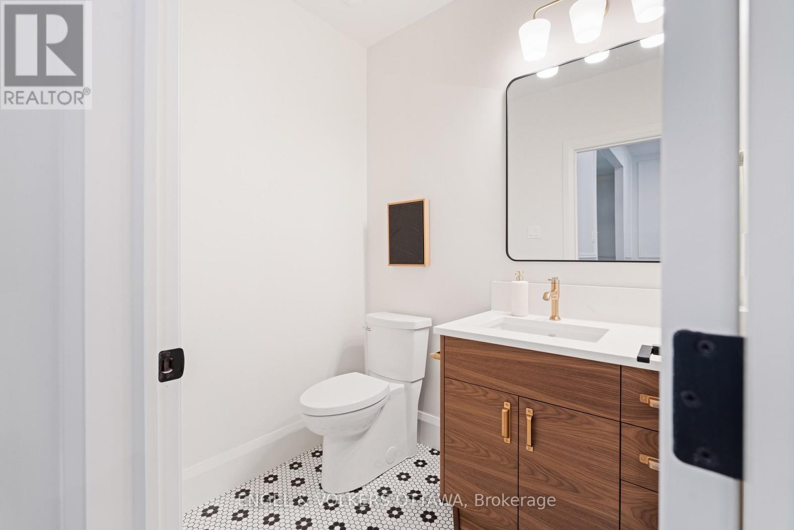 35 Mackay Street, Ottawa, Ontario  K1M 2B2 - Photo 9 - X13774182