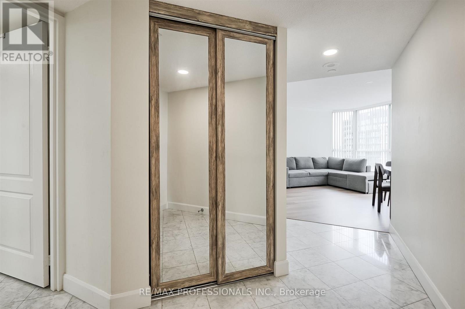 3110 - 38 Elm Street, Toronto, Ontario  M7A 2A3 - Photo 7 - C13774076