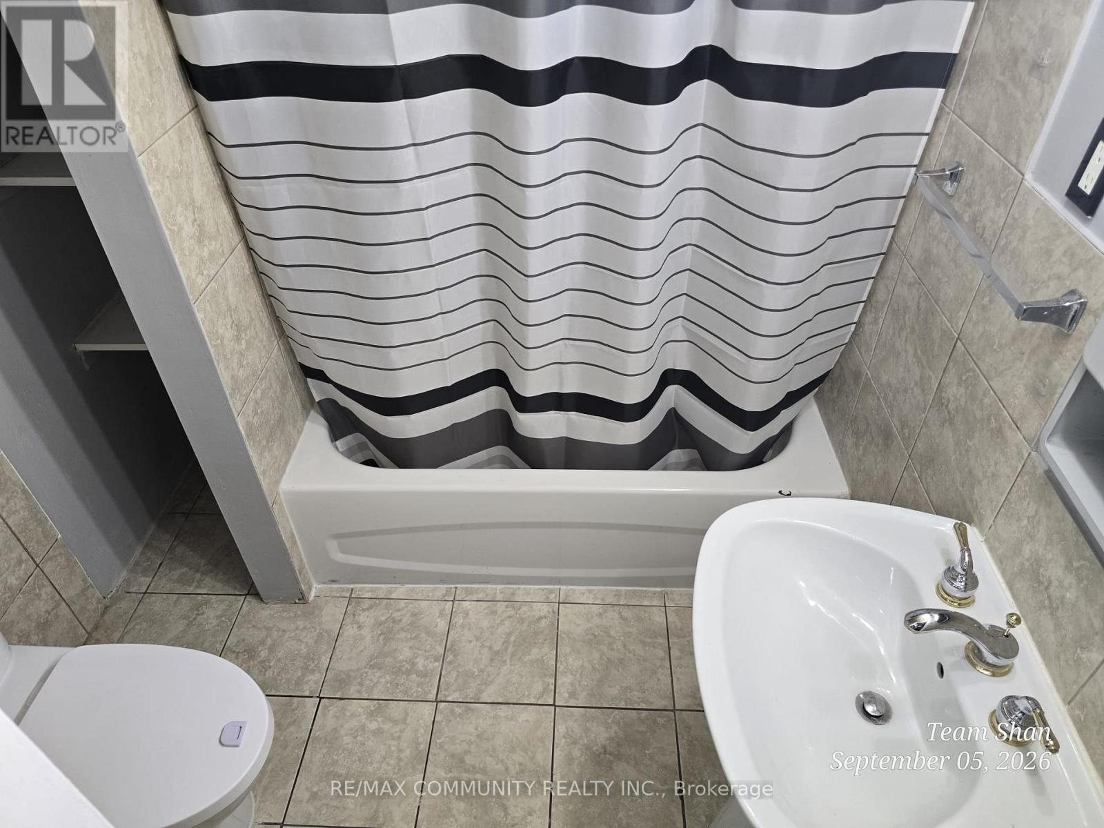 94 Reed Drive, Ajax, Ontario  L1S 6T6 - Photo 7 - E13774090