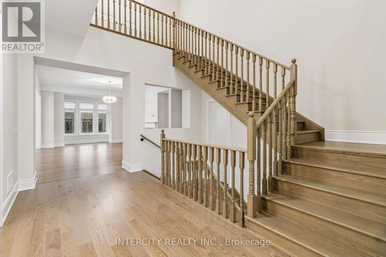 15 Garriock Hall Avenue, King, Ontario  L7B 0S8 - Photo 4 - N13774116