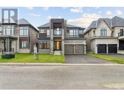 15 GARRIOCK HALL AVENUE, King, Ontario