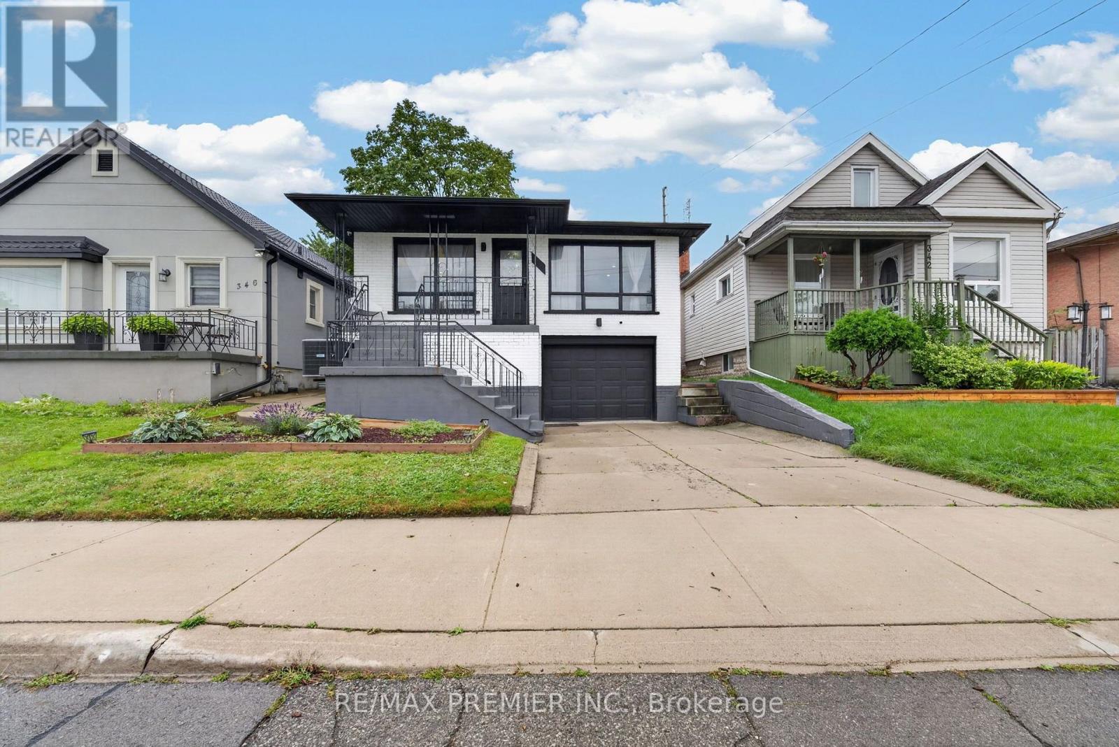 344 Queensdale Avenue, Hamilton, Ontario  L9A 1L6 - Photo 2 - X13774070