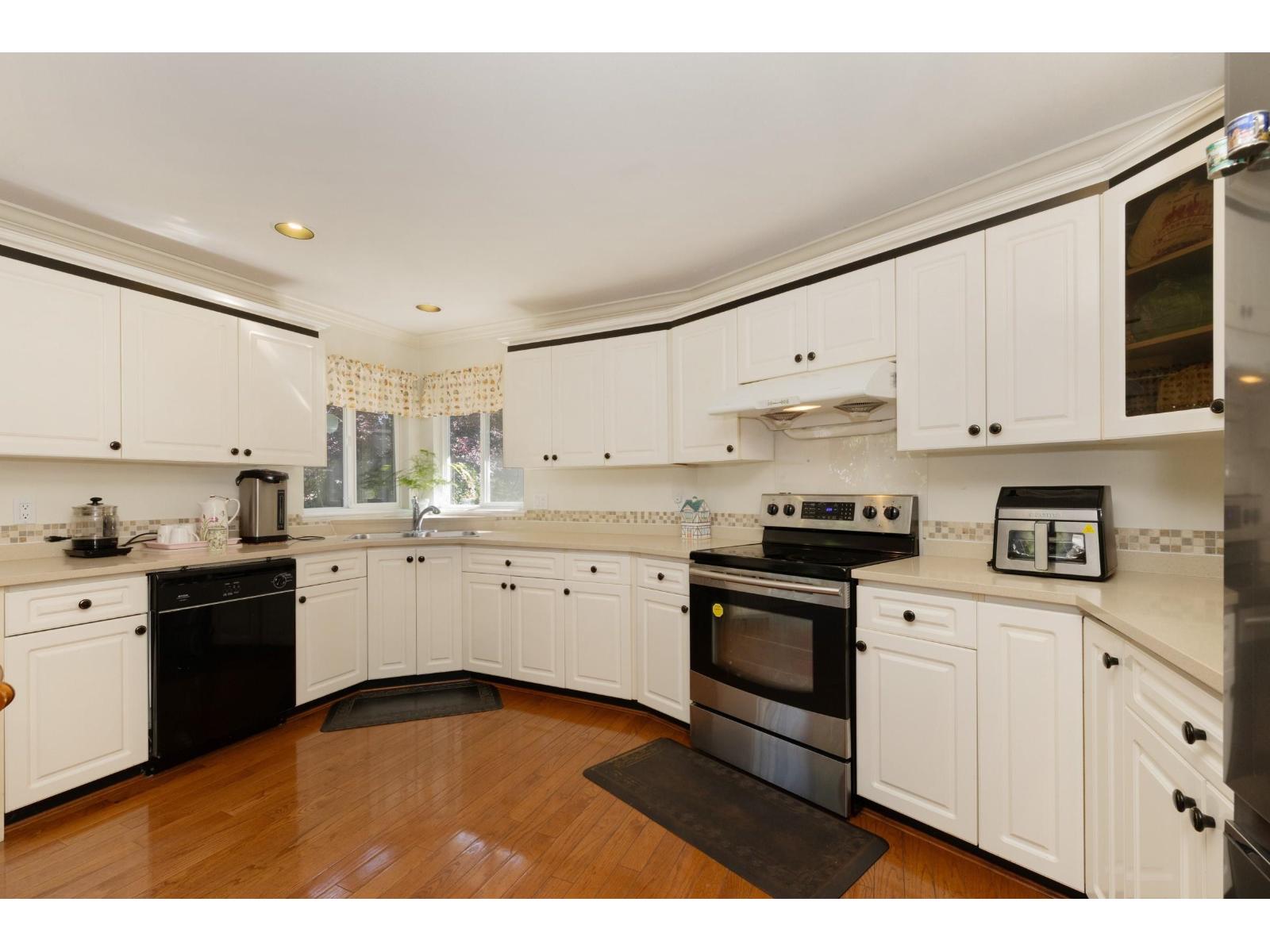 15898 99a Avenue, Surrey, British Columbia  V4N 2A7 - Photo 13 - R3162024