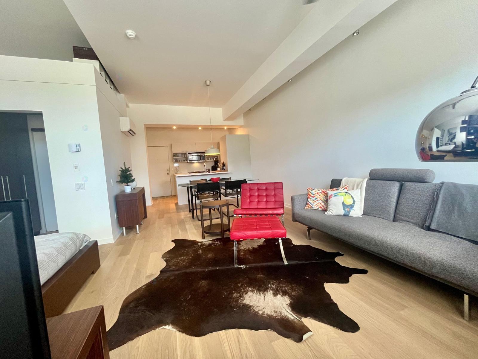 15 Rue St-Charles E.|#202 Longueuil (Le Vieux-Longueuil) Quebec Canada J4H1B1 2