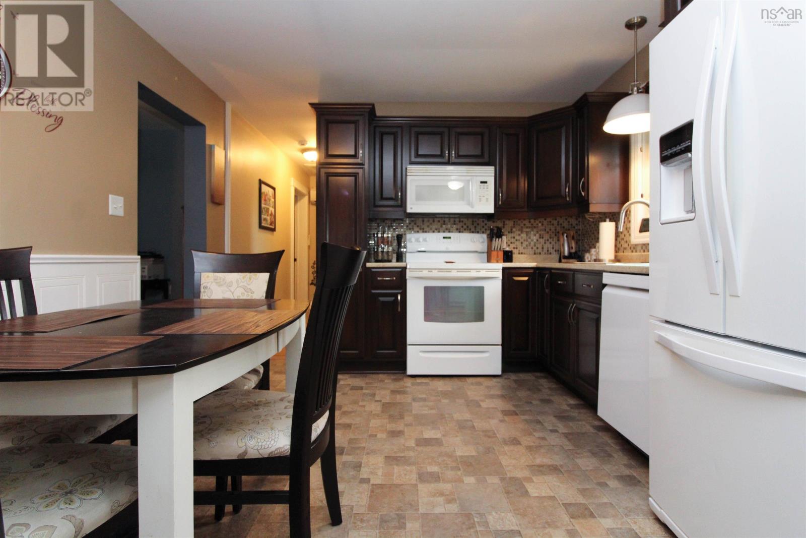 28 Coupar Terrace, Bible Hill, Nova Scotia  B2N 5L3 - Photo 18 - 202623105