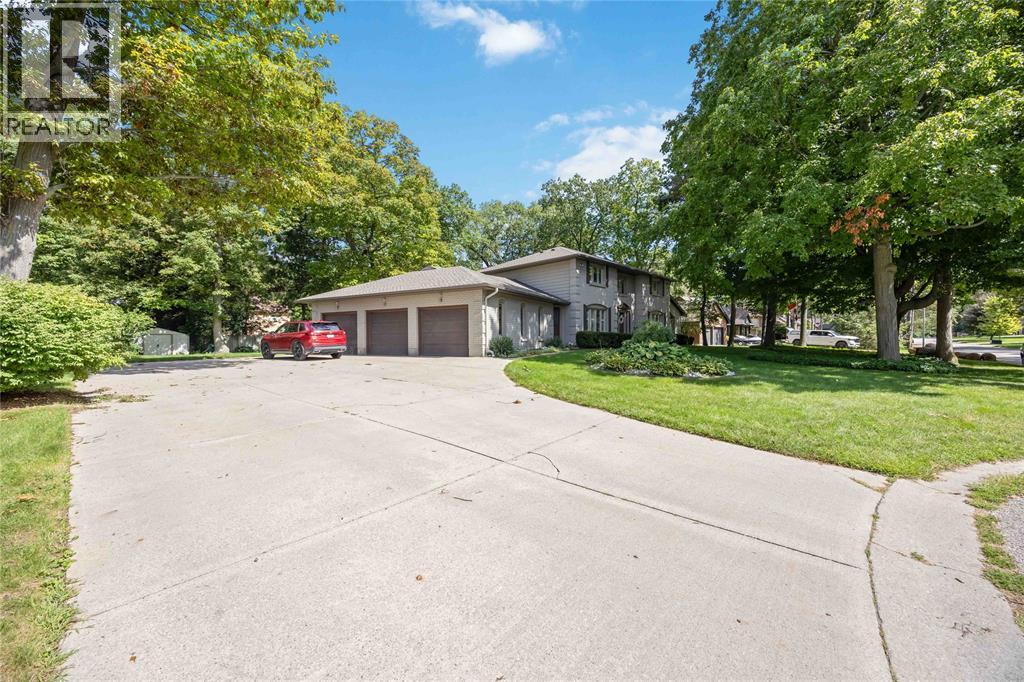 1876 Clarence Street, Sarnia, Ontario  N7X 1C8 - Photo 2 - 26022154